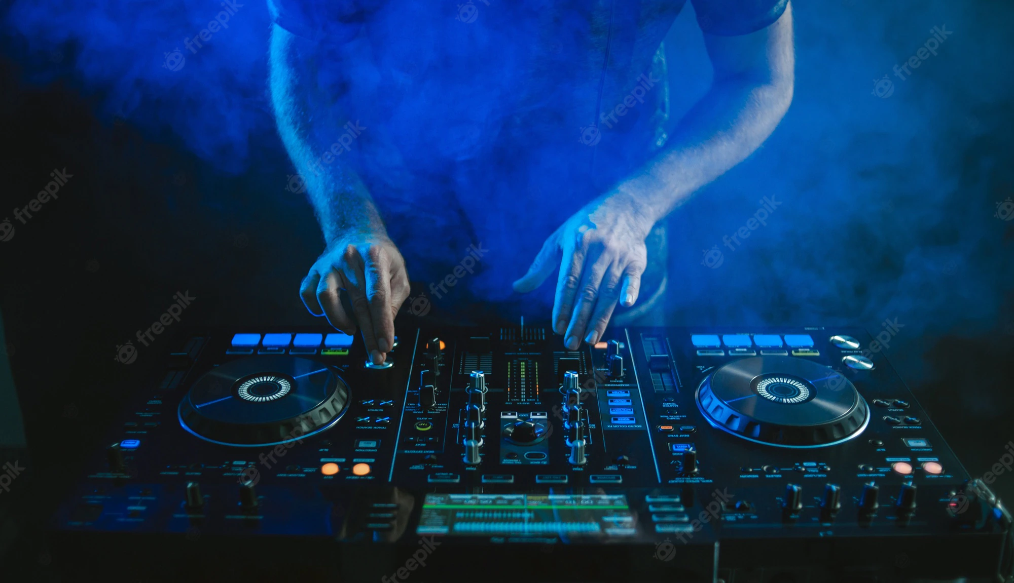 DJ – DISC JOCKEY